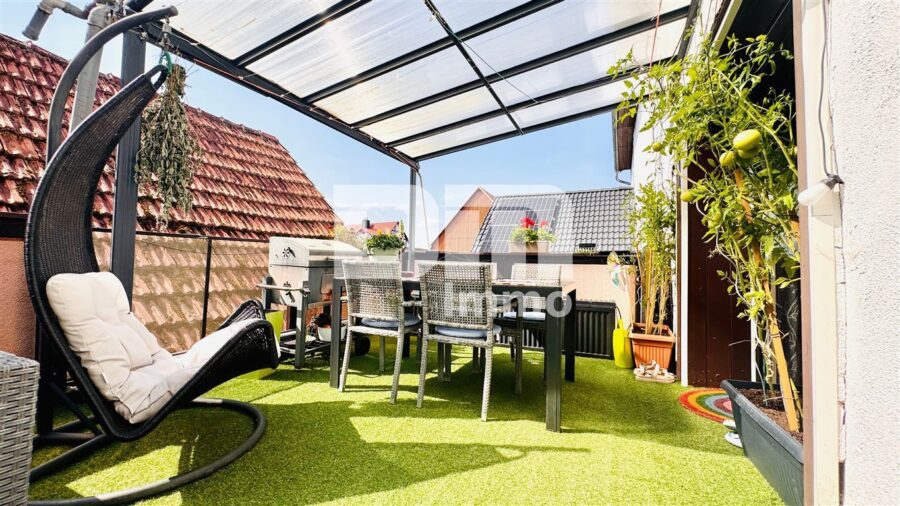 Umfangreich saniertes Fachwerkhaus mit 2 Terrassen, PV-Anlage und Nebengebäude - EG Terrasse / Überdacht